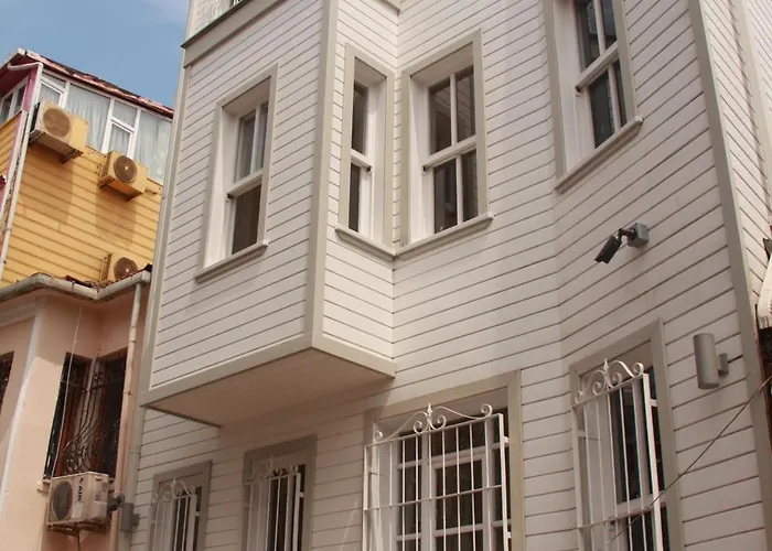 Jasmine & Boutique Aparthotel 3*